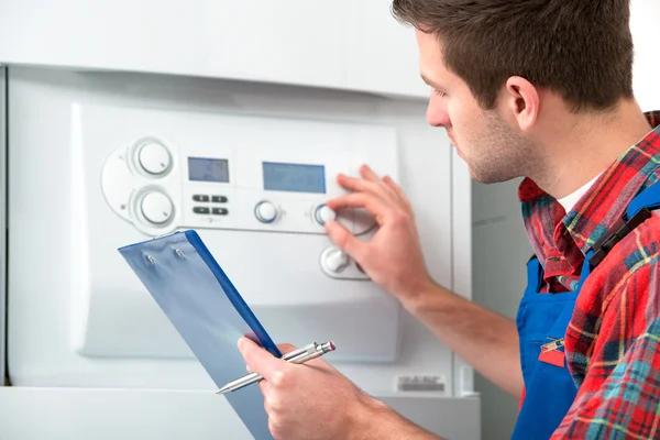 Signs That Your Water Heater Needs Professional Service in Oran