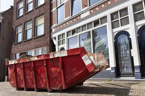 Finding the Right Dumpster Rental for Your Cleanup Project