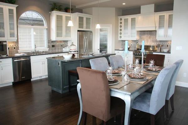 Custom Kitchen Renovations by Skilled Contractors in Geneva