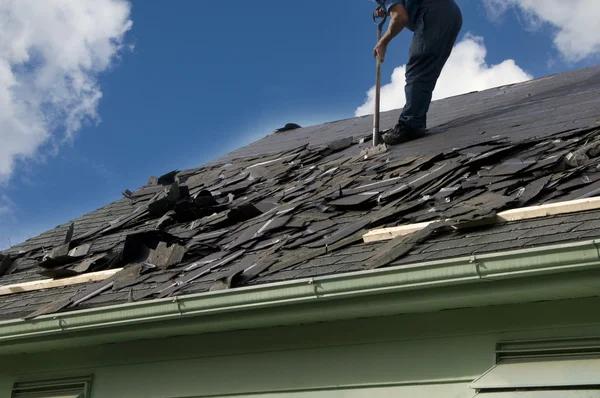 Choosing a Roof Replacement Service in Collinsville for Your Home